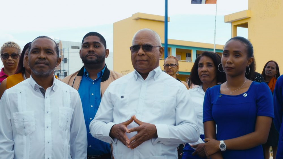 Maestros denuncian hay graves precariedades en escuelas RD Maestros denuncian hay graves precariedades en escuelas RD